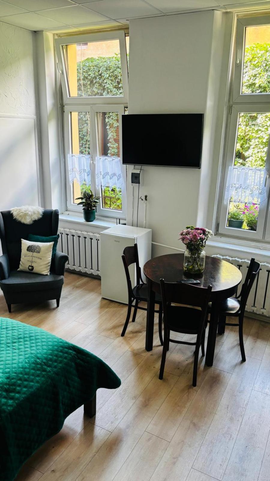 Stare Apartment *